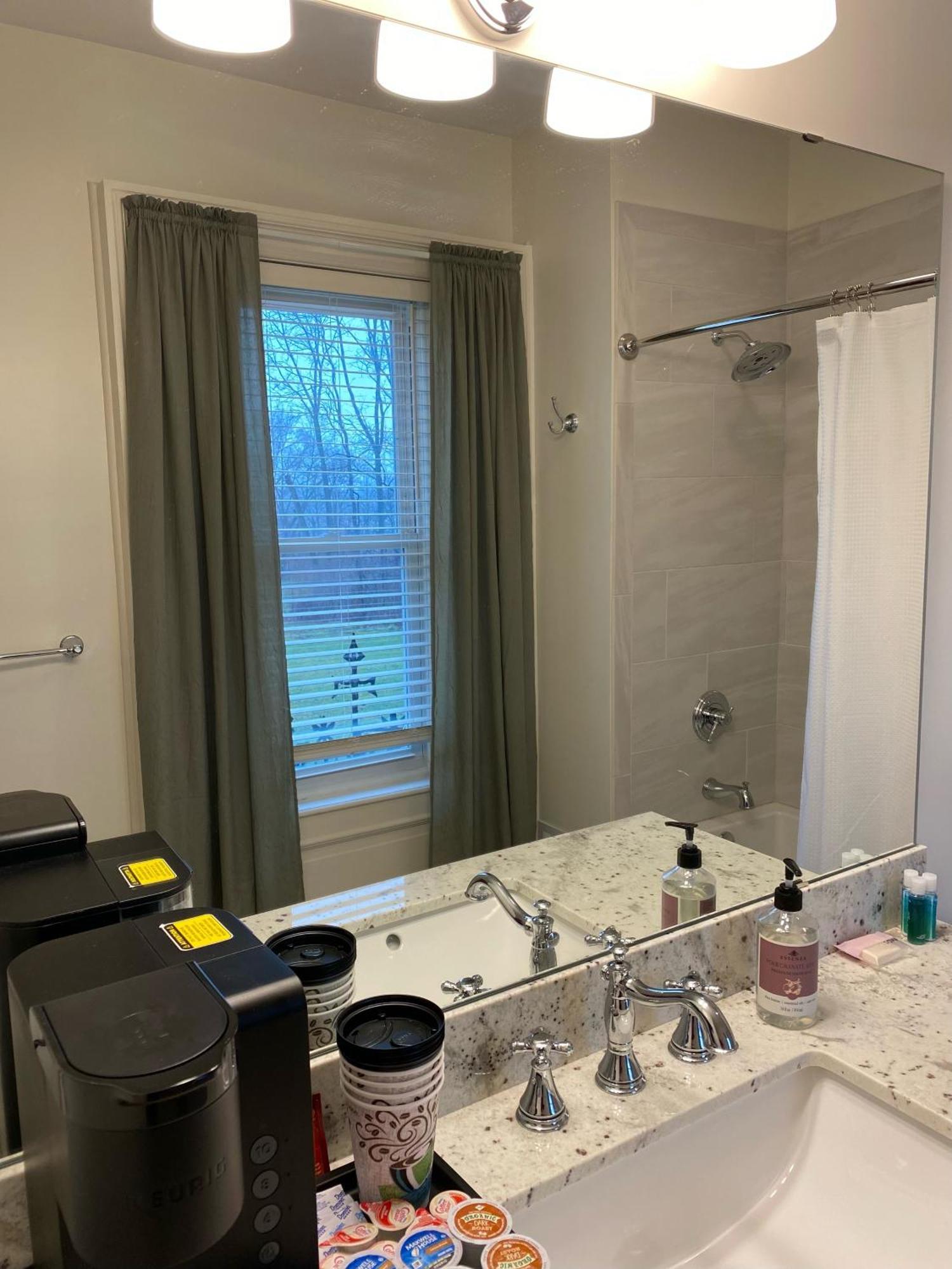 The Vine Bed & Breakfast, Llc Dundee Esterno foto